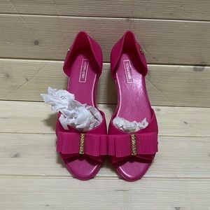 Women’s open toe shoes Victoria adames NWT